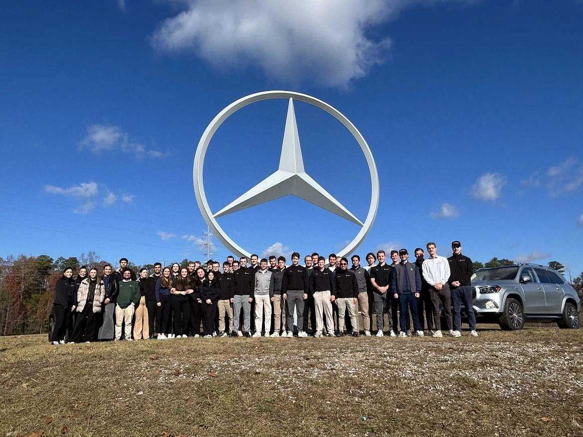 Final photo of the international students and the U.S. Co-Ops