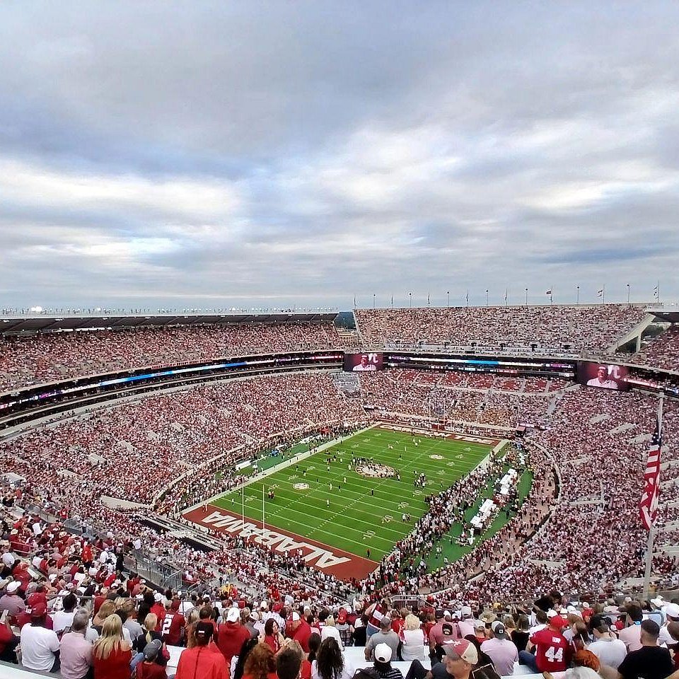 Volles Stadion beim Football game in Tuscaloosa