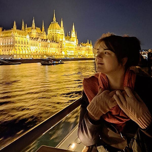 Zsofia Armas from Hungary talks about her Master's program in Corporate Communication Management